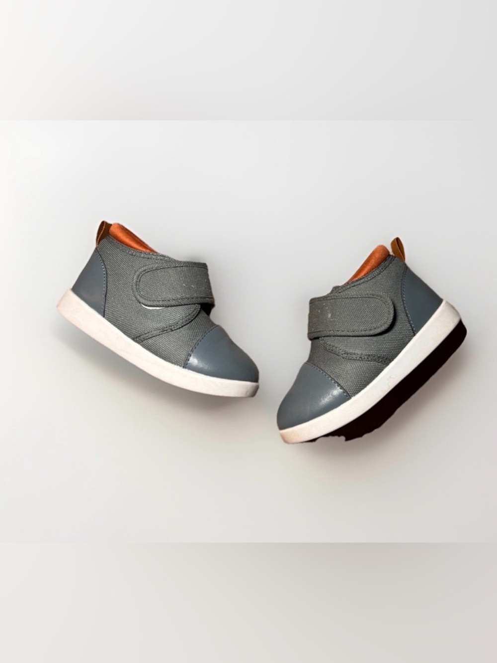 Ikiki Agent Slate Squeaky Toddler Size 8 Shoes Gray Velcro Casual Sneakers